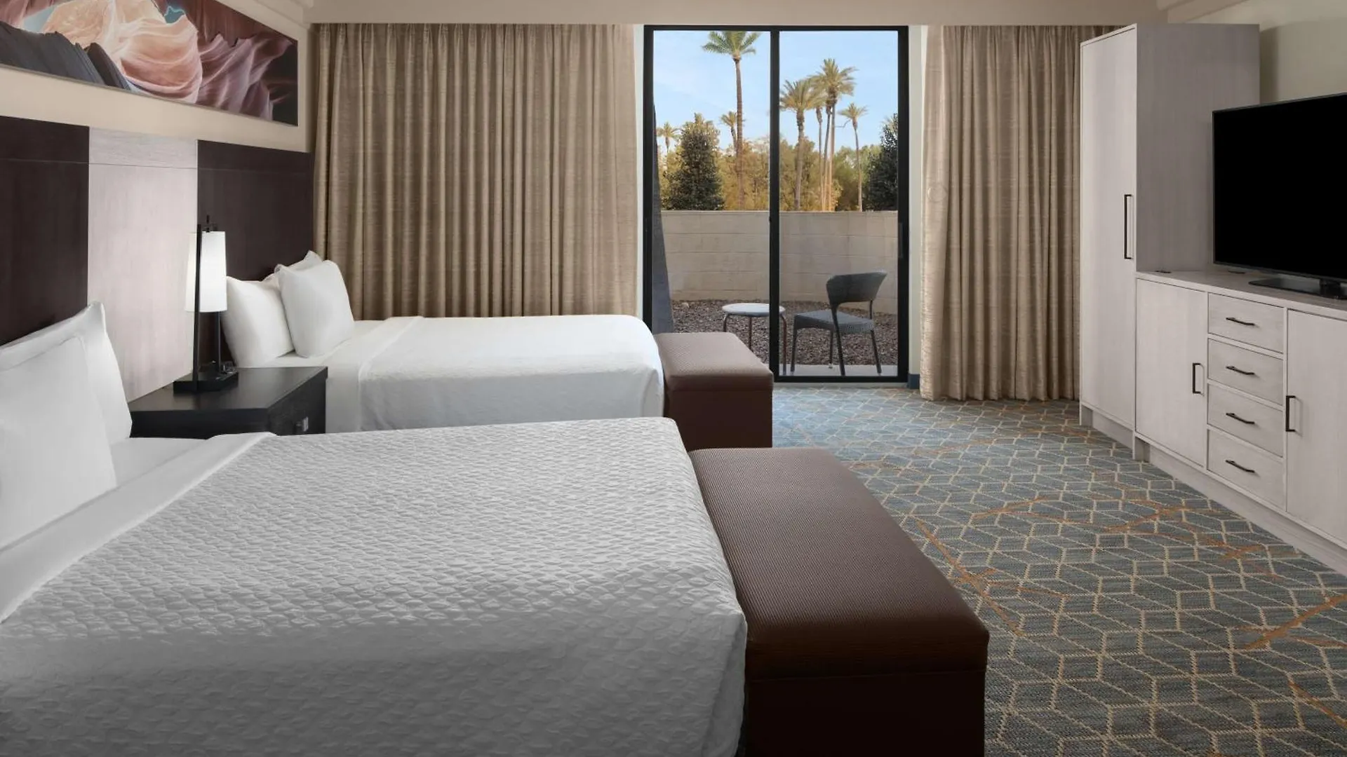 Embassy Suites By Hilton Phoenix Biltmore Hotel