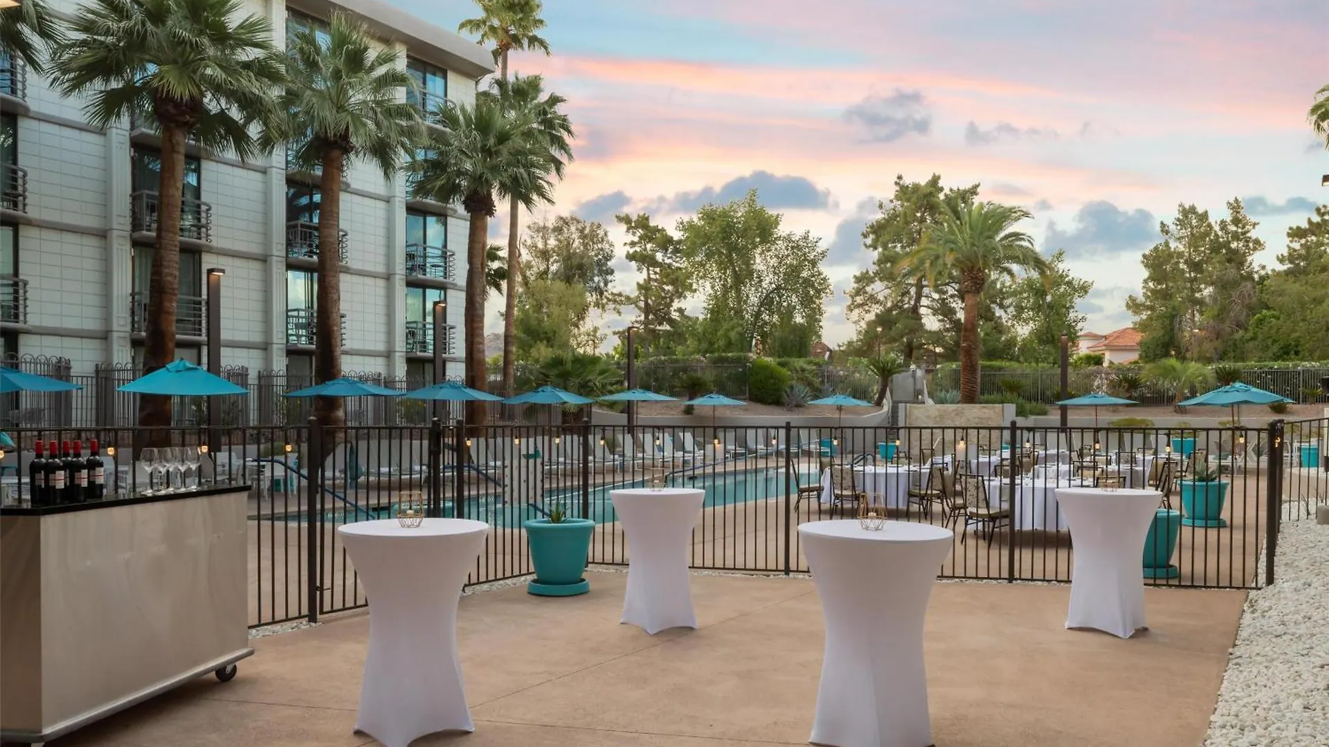 Embassy Suites By Hilton Phoenix Biltmore