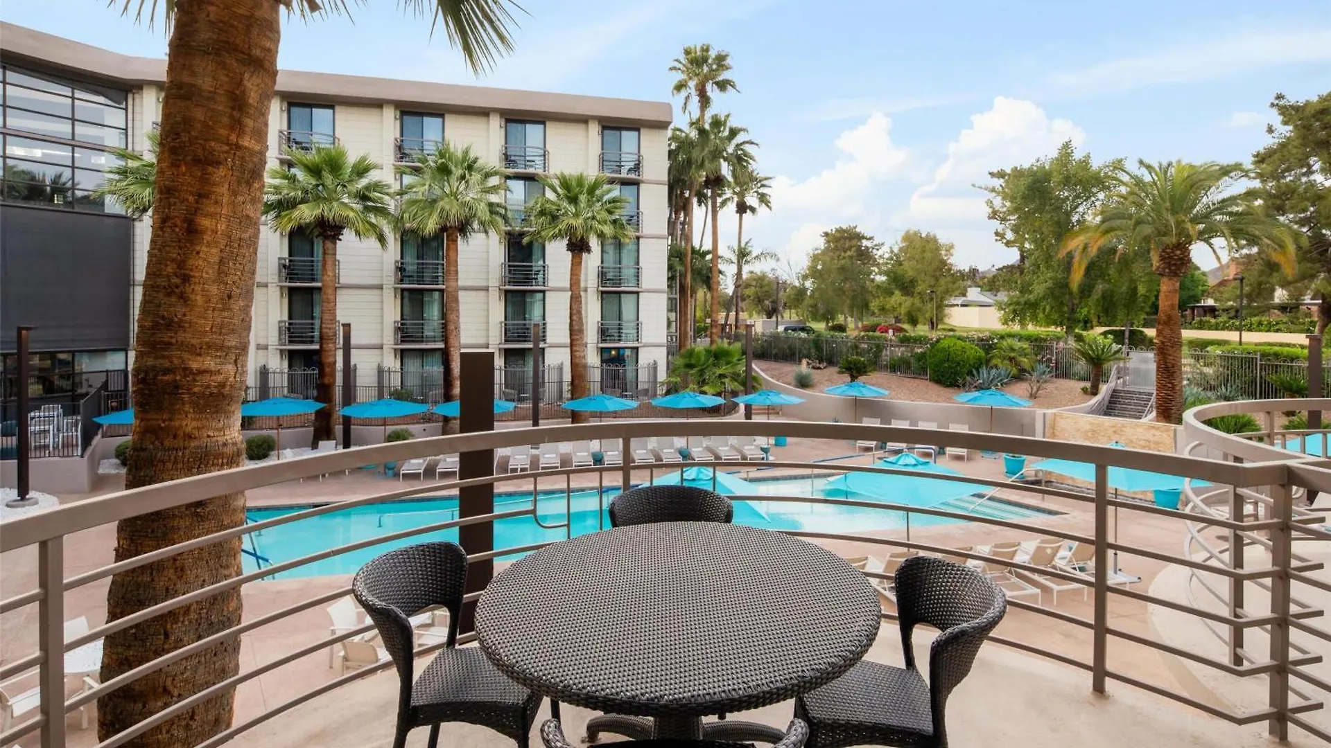 Embassy Suites By Hilton Phoenix Biltmore