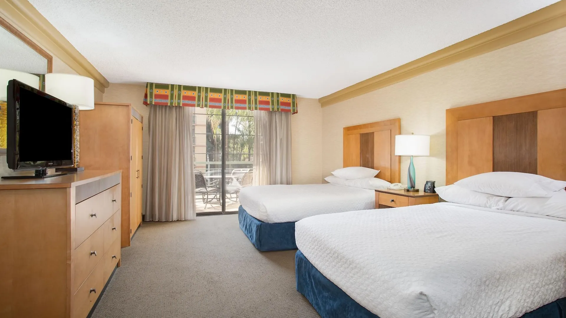 Embassy Suites By Hilton Phoenix Biltmore