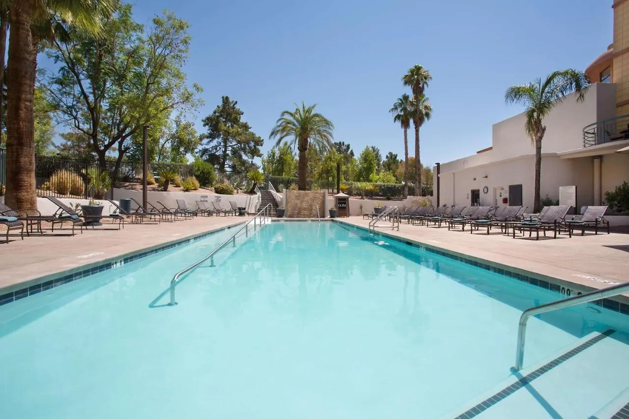 Embassy Suites By Hilton Phoenix Biltmore Hotel