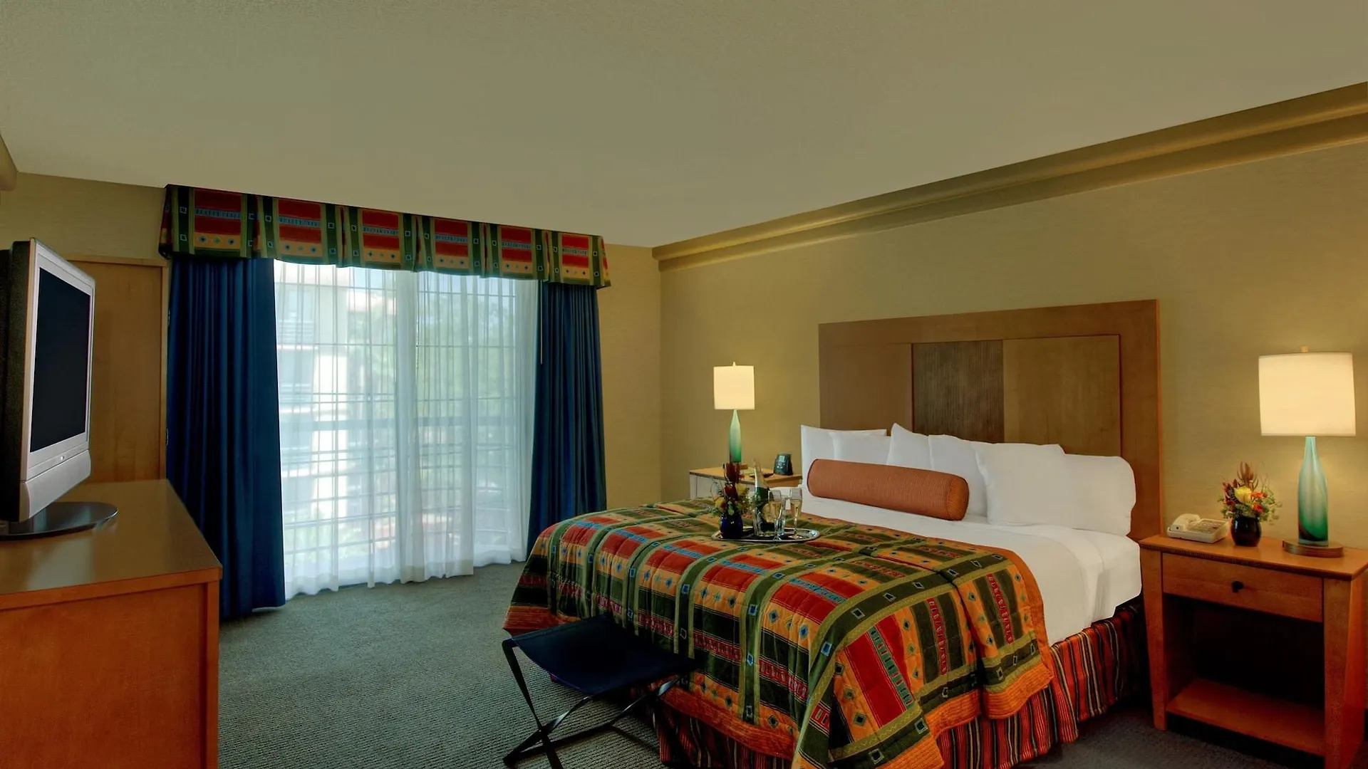 Embassy Suites By Hilton Phoenix Biltmore