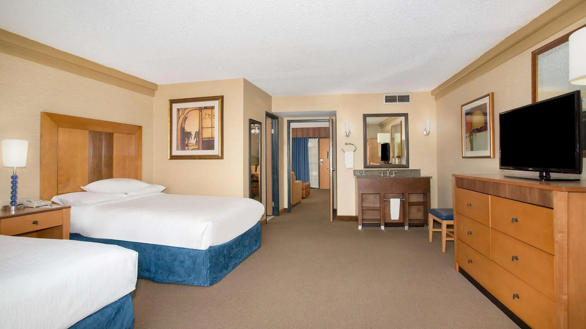 Embassy Suites By Hilton Phoenix Biltmore Hotel