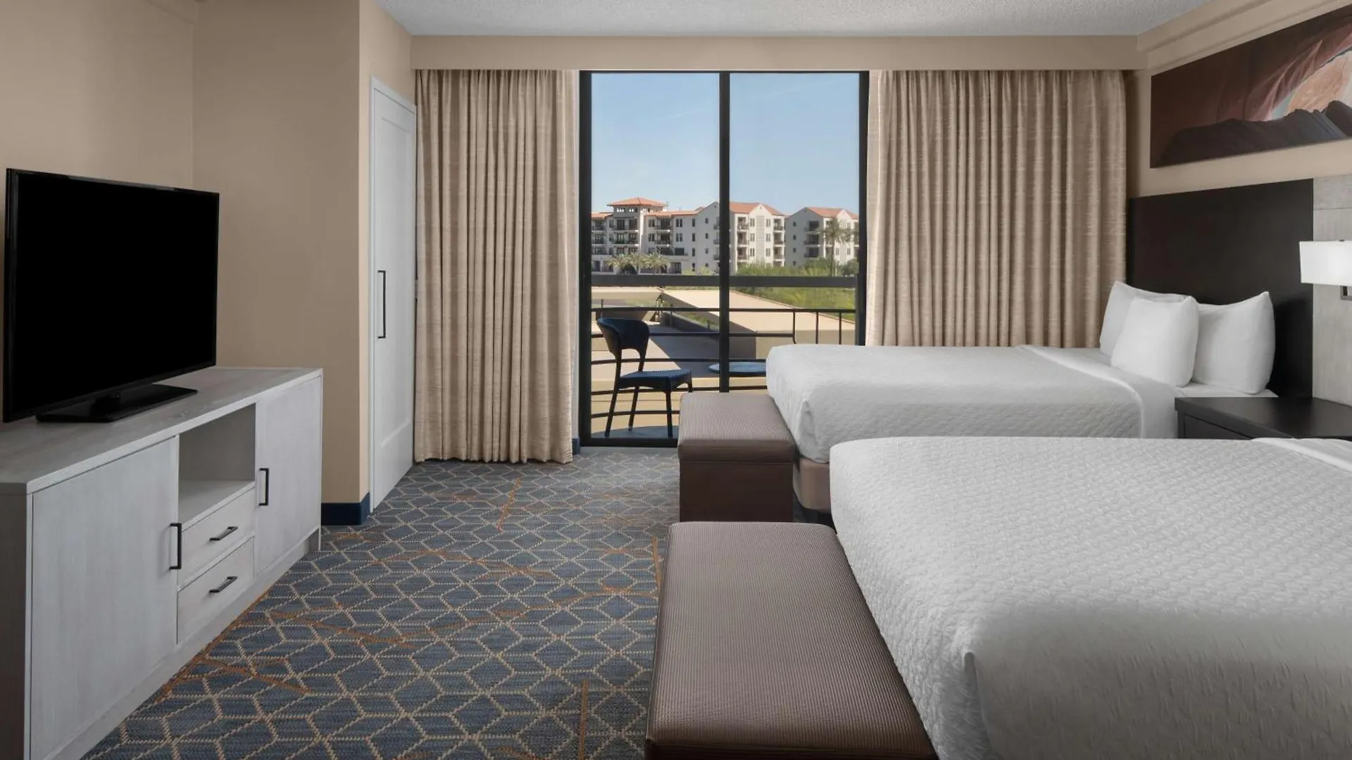 Embassy Suites By Hilton Phoenix Biltmore Hotel
