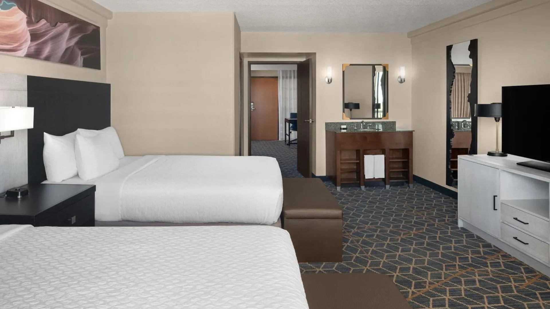 Embassy Suites By Hilton Phoenix Biltmore