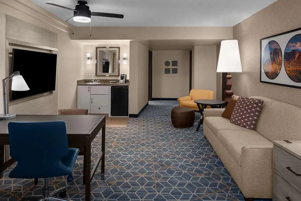 Embassy Suites By Hilton Phoenix Biltmore 3*,  Stati Uniti