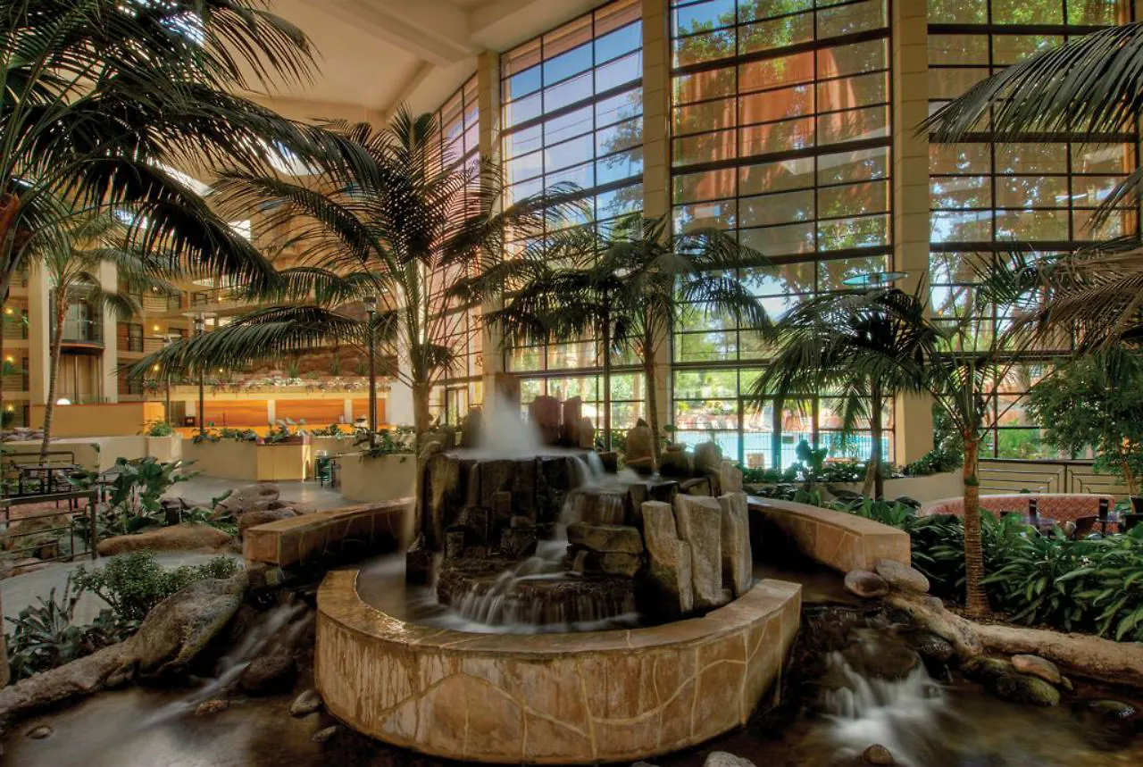 Embassy Suites By Hilton Phoenix Biltmore