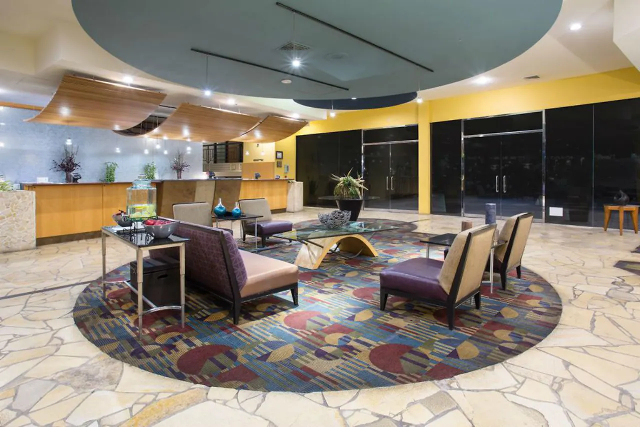 Hotel Embassy Suites By Hilton Phoenix Biltmore